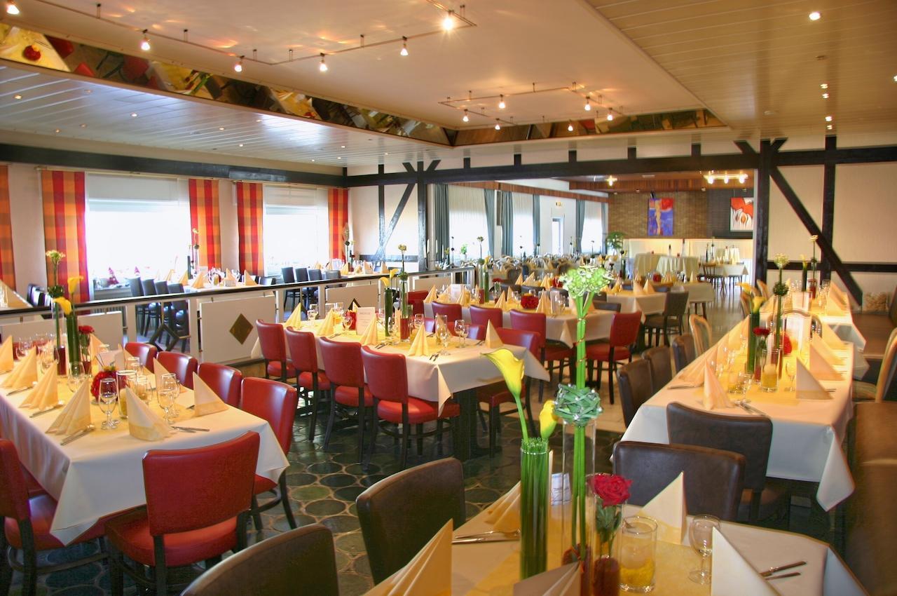 Gasthaus Zur Quelle Бад-Мариенберг Экстерьер фото